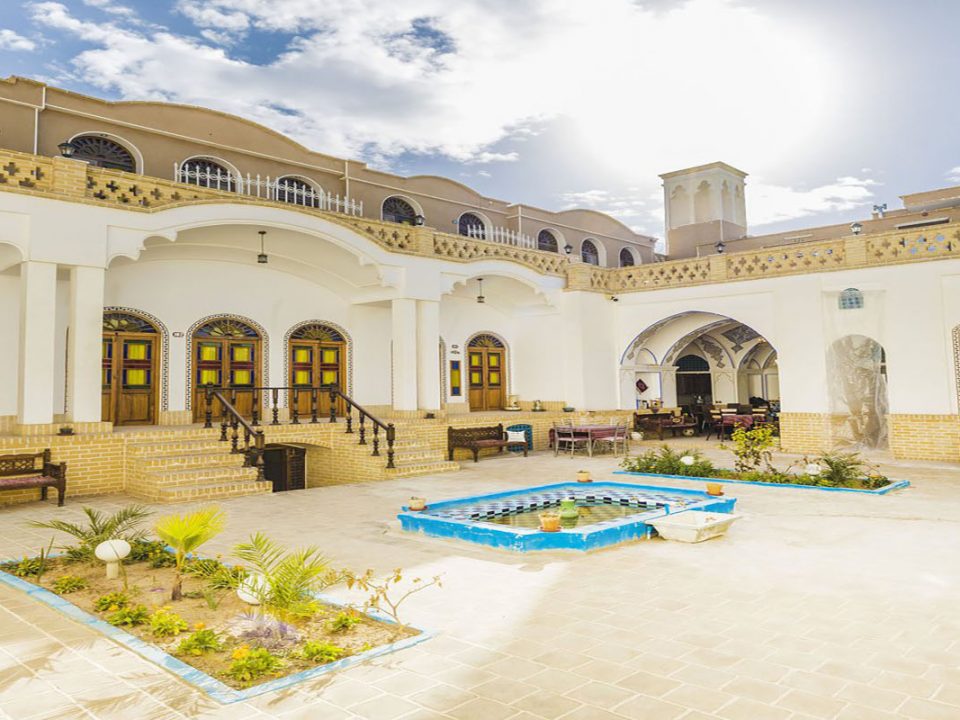 Amirza Traditional Hotel